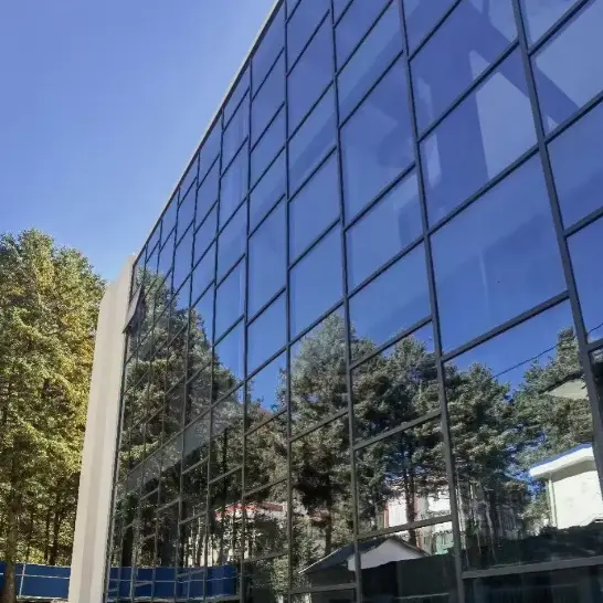 Murs-rideaux encadrés