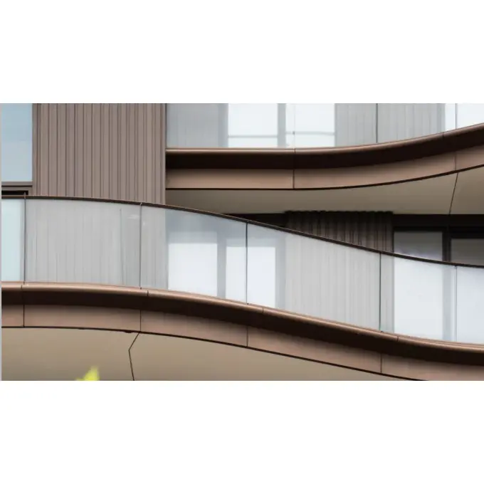 Verre façonné pour garde-corps